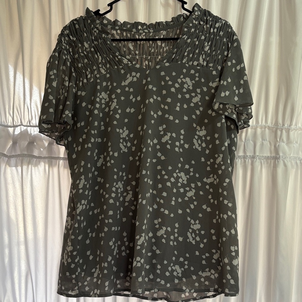 Women's Gray Patterned Top